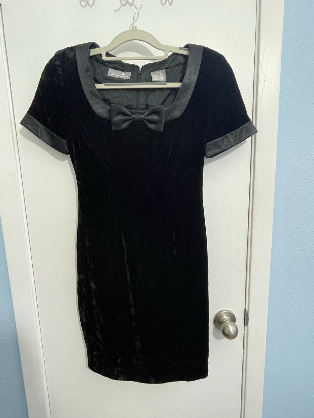 VTG Liz Claiborne Cocktail Dress Size 4P Crushed Black Velvet Goth Halloween